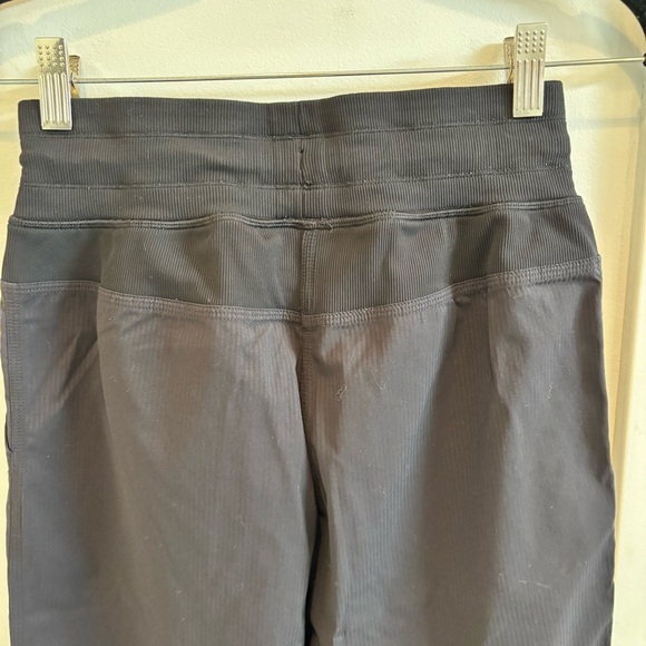 Lululemon Dance Studio Mid-Rise Cropped Pant Lightweight Swift Fabric Size 2 - Picture 9 of 14